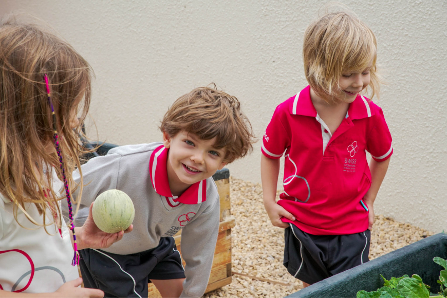 Benefits of bilingualism in a child's early years Benefits of bilingualism in a child's early years